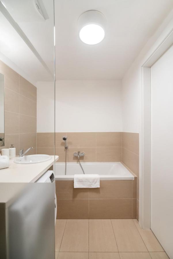 Immersed Into Vienna'S City Life And Yet A Retreat, Minimum 30 Nights Bagian luar foto
